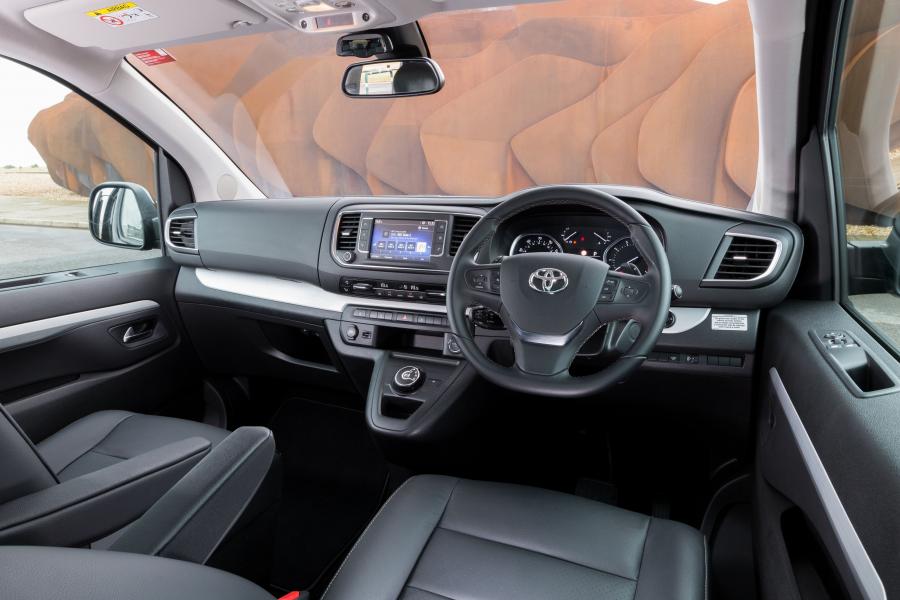Торпедо Toyota ProAce Verso Compact 2016 года  (UK) (фото 15 из 24)